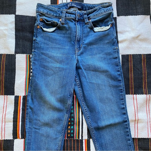 Gap High Rise Universal Leggings. Denim. Size 6/28 R. Excellent condition! - Picture 2 of 9